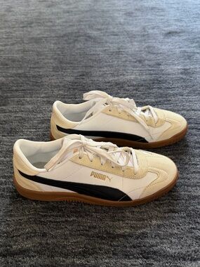 Puma White and Black Sneakers with Gum Sole